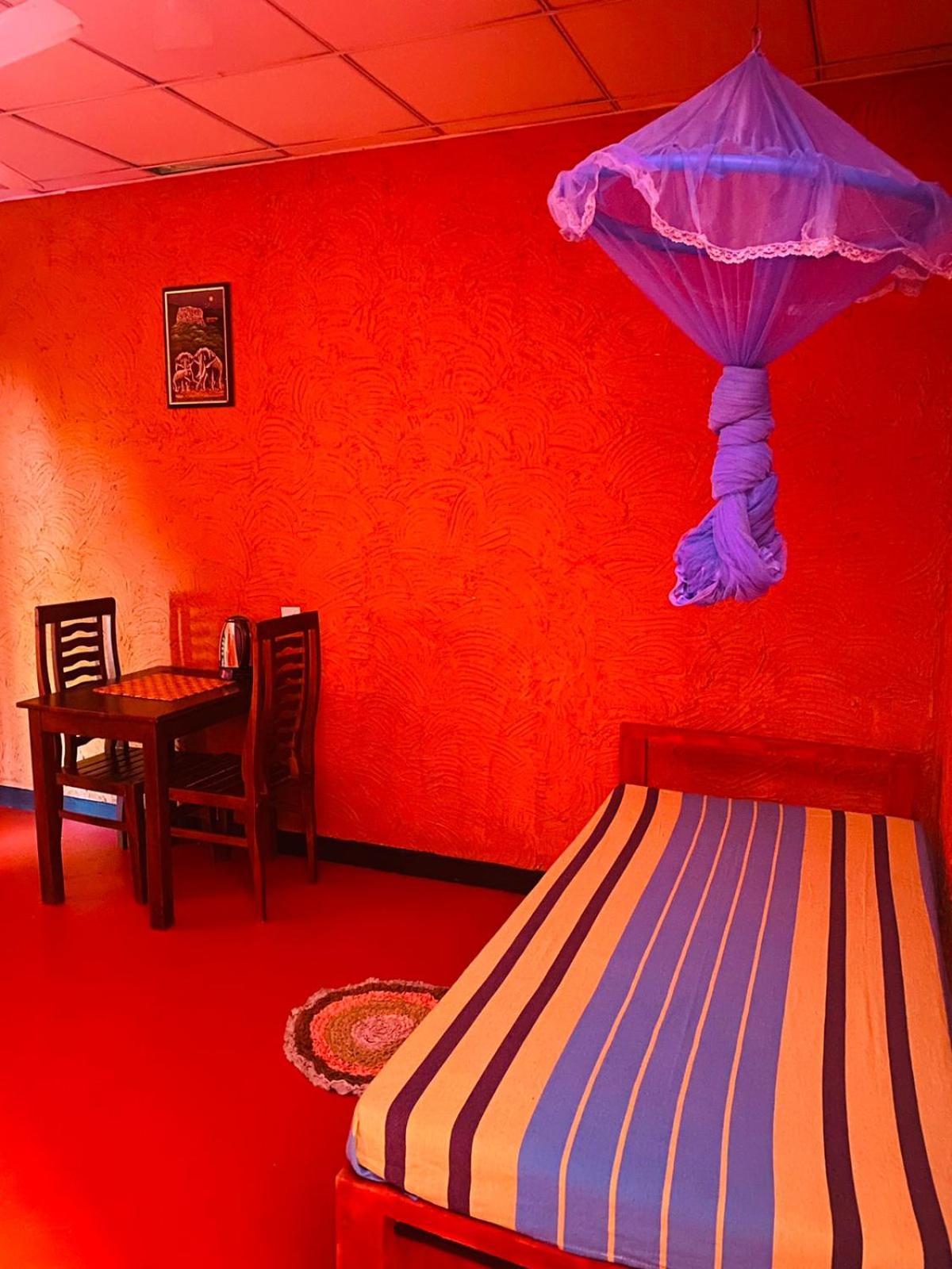 Hotel Hideaway Garage Dambulla Ngoại thất bức ảnh